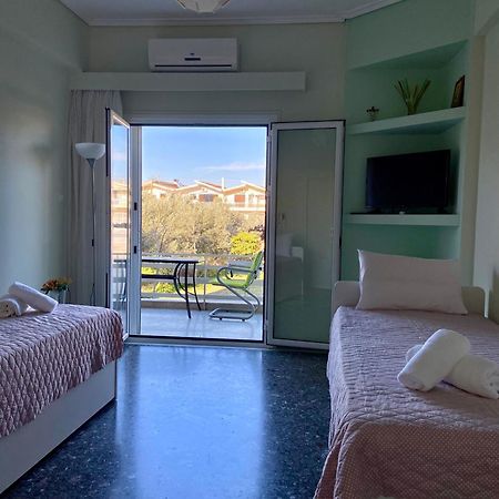 Mpanos Sea Apartment 1 لوترا أوراياس إلينيس المظهر الخارجي الصورة