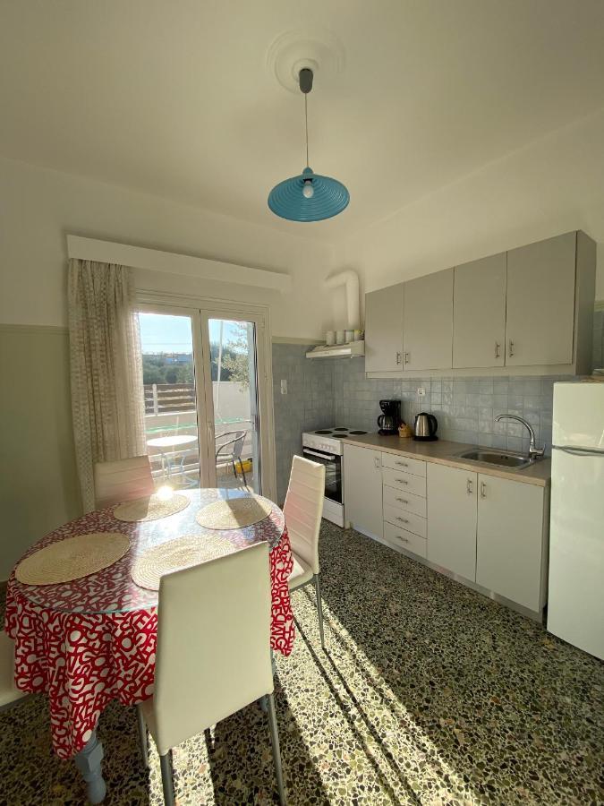 Mpanos Sea Apartment 1 لوترا أوراياس إلينيس المظهر الخارجي الصورة
