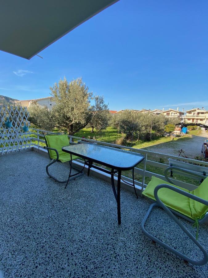 Mpanos Sea Apartment 1 لوترا أوراياس إلينيس المظهر الخارجي الصورة