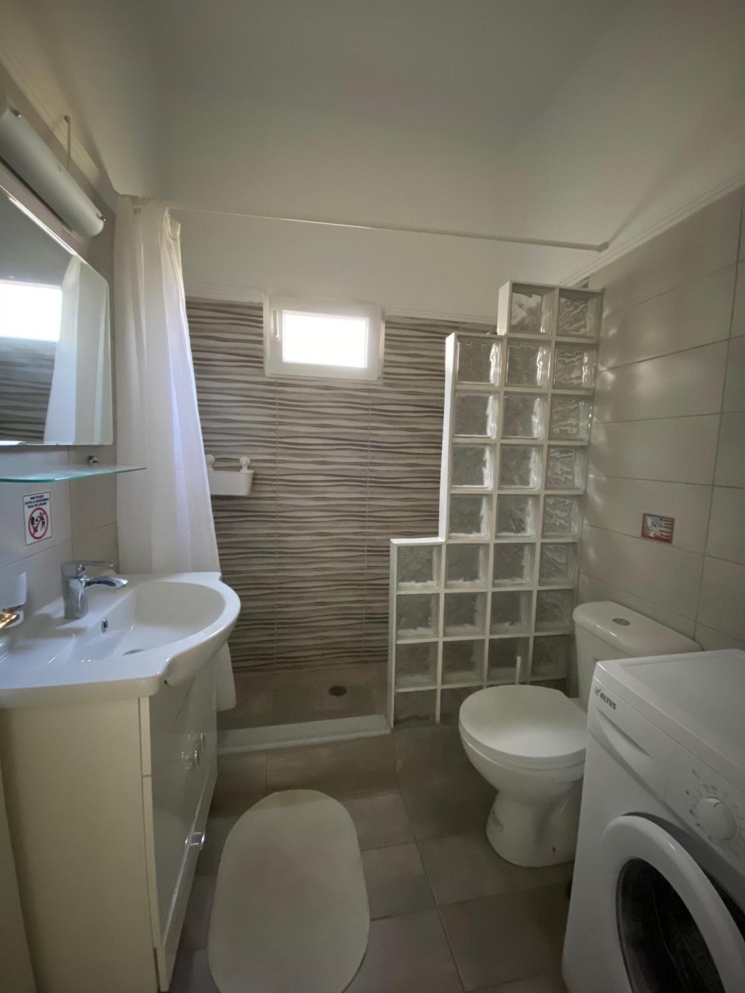 Mpanos Sea Apartment 1 لوترا أوراياس إلينيس المظهر الخارجي الصورة